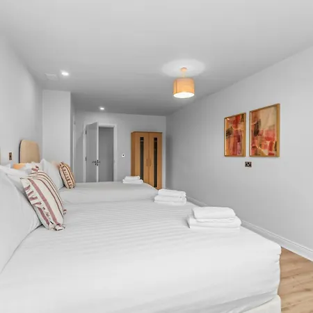 Apartment 2 Bedroom Spacious Luxury Penthouse, Donegal Town