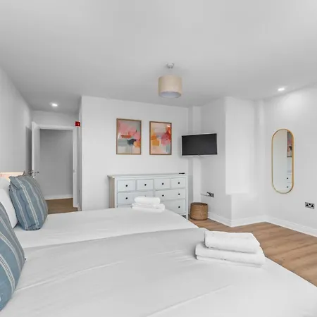 Apartment 2 Bedroom Spacious Luxury Penthouse, Donegal Town
