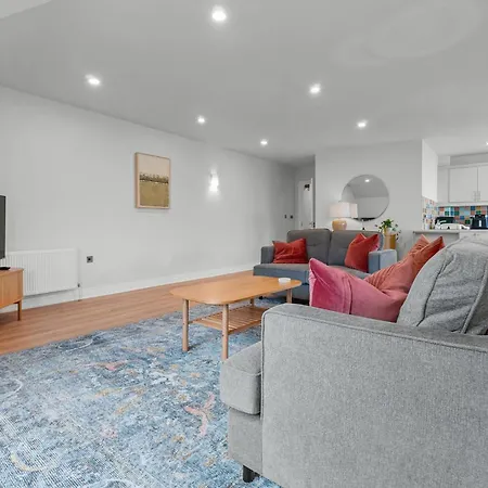 2 Bedroom Spacious Luxury Penthouse, *