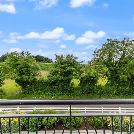 2 Bedroom Spacious Luxury Penthouse, *