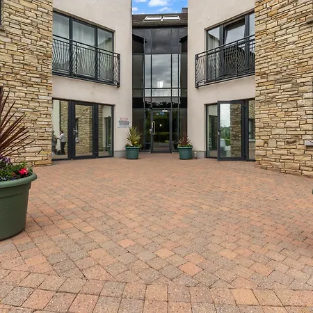 2 Bedroom Spacious Luxury Penthouse, *
