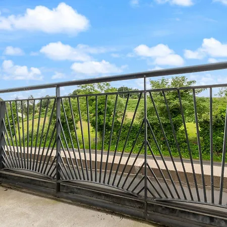 2 Bedroom Spacious Luxury Penthouse, *