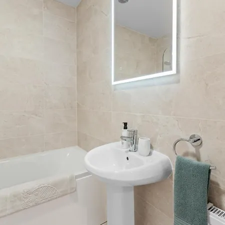 2 Bedroom Spacious Luxury Penthouse,